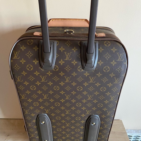 Authentic Louis Vuitton pegase monogram 55 carry on suitcase - Picture 6 of 9